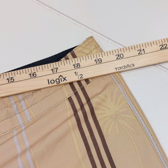 VISSLA Twentynine Mens 16.5" Board Shorts Size 38 Upcycle Coconut Phathom Palms - Picture 8 of 10